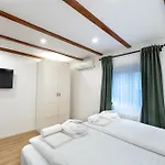 Couette-café Maslina 4*