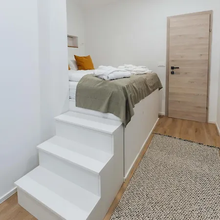 Maslina Bed & Breakfast 4*